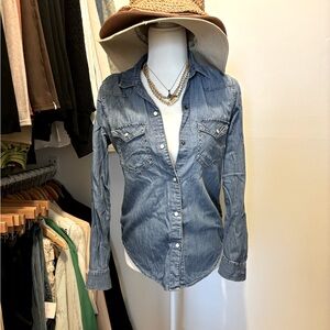 GAP Sz, XS Dark Blue jeans shirt